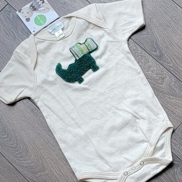 CATE & LEVI Organic Onesie - Baby - Made in Canada NEW NWT 6-12mo Alligator Croc - Picture 1 of 4